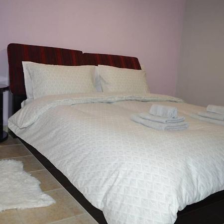 Little Garden House Apartment Krinitsa Ngoại thất bức ảnh
